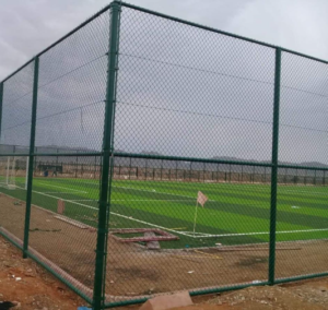 شبوك ملاعب